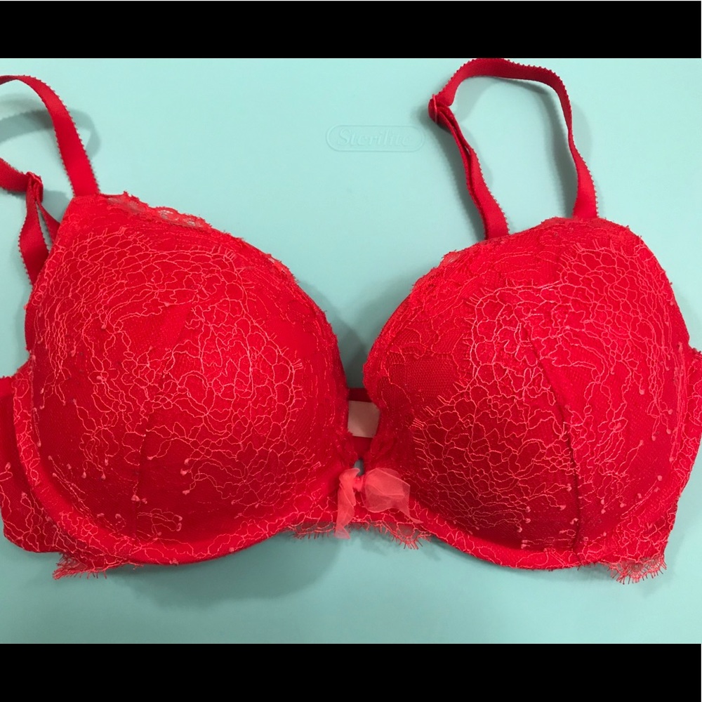 Victoria’s Secret dream angels push up